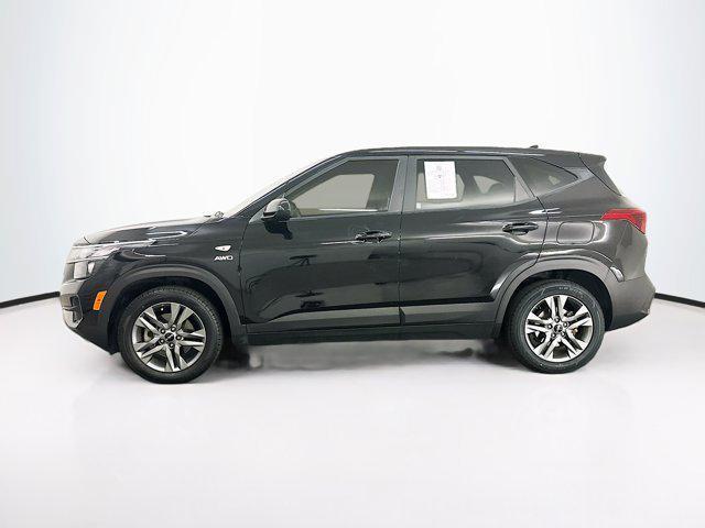 Photo of 2022 Cherry Black Kia Seltos