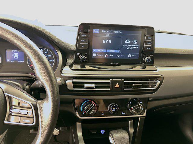 Photo of 2022 Cherry Black Kia Seltos