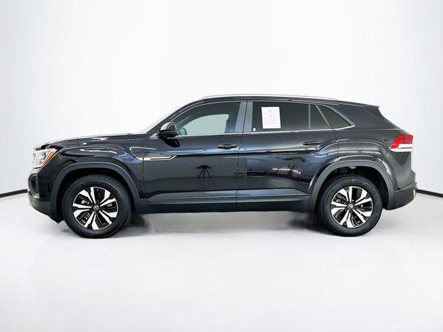Photo of 2024 Deep Black Pearl Volkswagen Atlas Cross Sport
