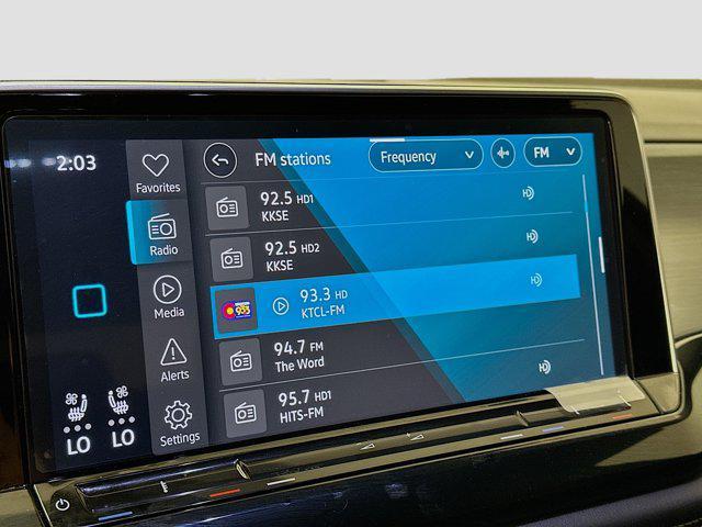 Photo of 2024 Deep Black Pearl Volkswagen Atlas Cross Sport