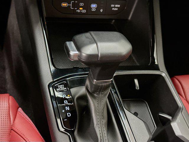 Photo of 2025 Snow White Pearl Kia K5