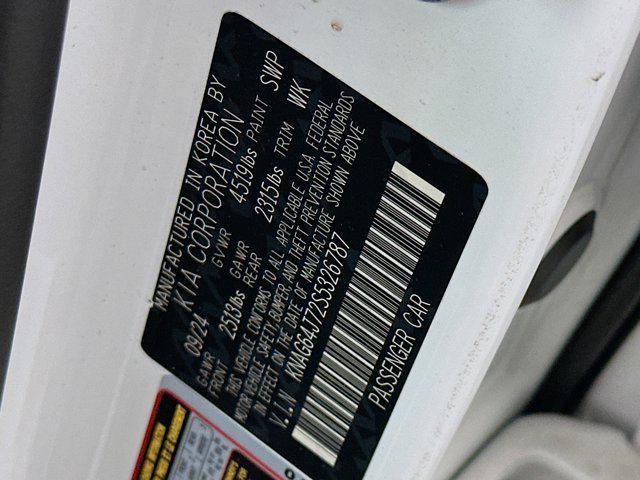 Photo of 2025 Snow White Pearl Kia K5