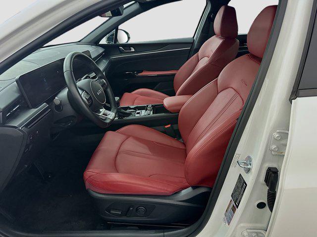 Photo of 2025 Snow White Pearl Kia K5