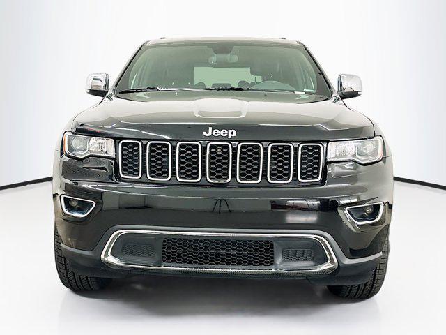 Photo of 2022 Diamond Black Crystal Pearlcoat Jeep Grand Cherokee