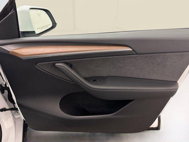Photo of 2023 Pearl White Multi-Coat Tesla Model Y