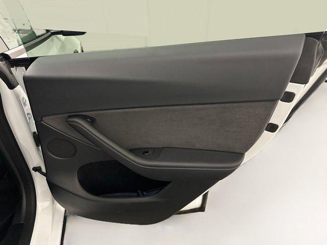 Photo of 2023 Pearl White Multi-Coat Tesla Model Y