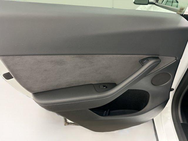 Photo of 2023 Pearl White Multi-Coat Tesla Model Y