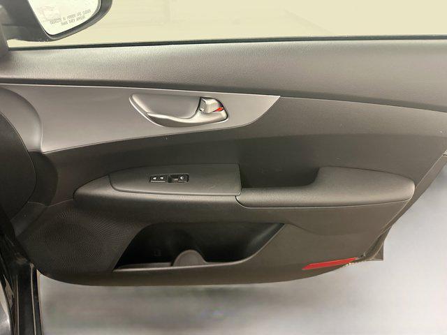 Photo of 2022 Gravity Gray Kia Forte