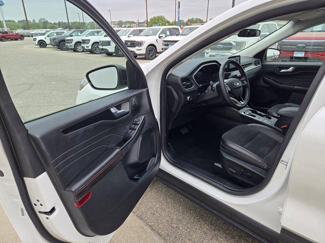 Photo of 2022 White Ford Escape