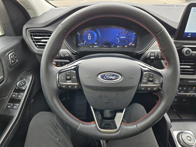 Photo of 2022 White Ford Escape