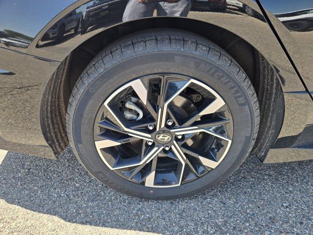 Photo of 2025 Black Hyundai SONATA