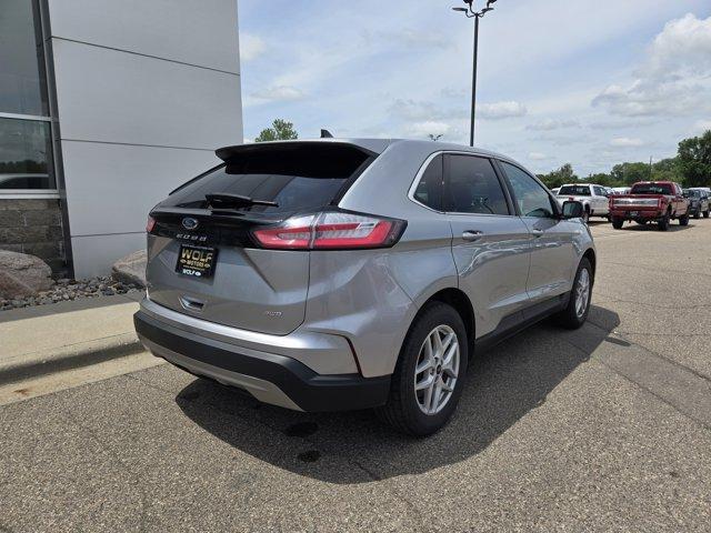 Photo of 2024 Silver Ford Edge