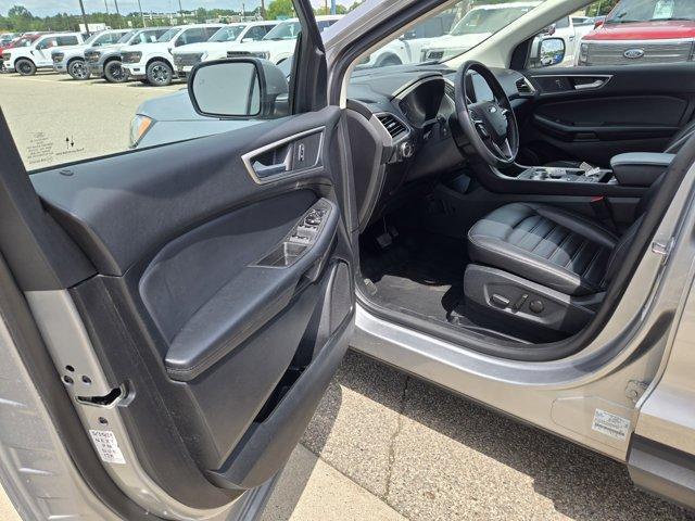 Photo of 2024 Silver Ford Edge