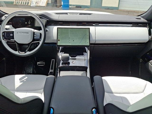 Photo of 2025 Ostuni Pearl White Land Rover Range Rover Sport