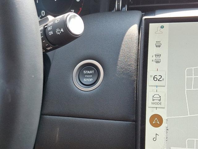 Photo of 2025 Fuji White Land Rover Discovery Sport