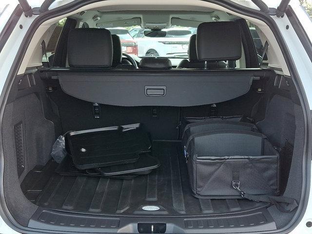 Photo of 2025 Fuji White Land Rover Discovery Sport