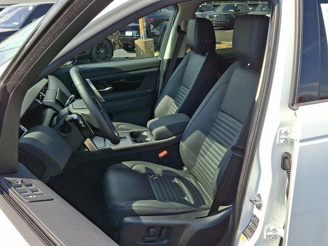 Photo of 2025 Fuji White Land Rover Discovery Sport