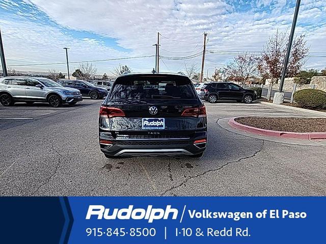 Photo of 2024 Deep Black Pearl Effect Volkswagen Taos