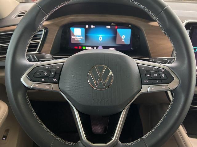 Photo of 2024 Pure White Volkswagen Atlas