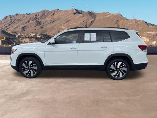 Photo of 2024 Pure White Volkswagen Atlas