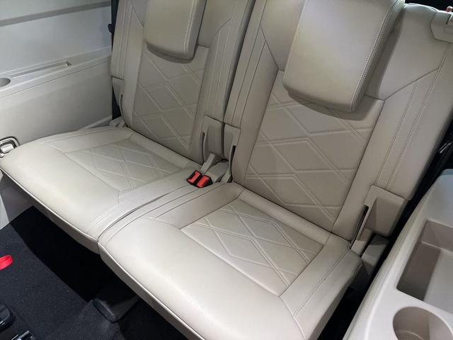 Photo of 2024 Pure White Volkswagen Atlas