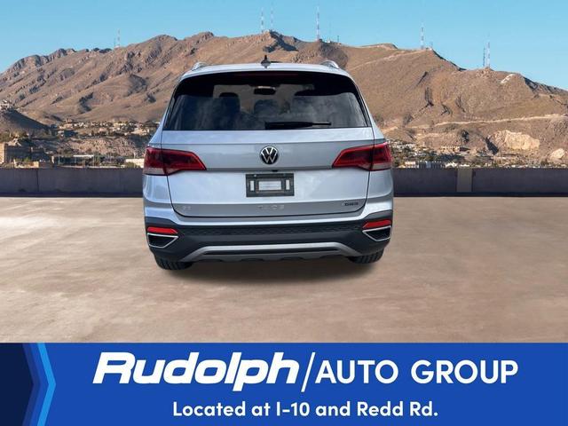 Photo of 2022 Pyrite Silver Metallic Volkswagen Taos