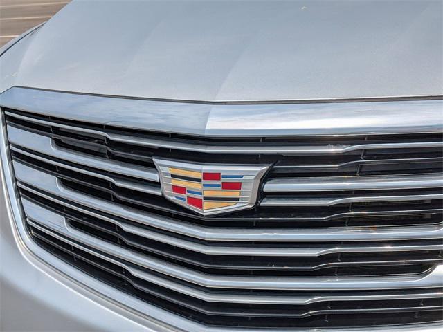 Photo of 2018 Radiant Silver Metallic Cadillac XT5