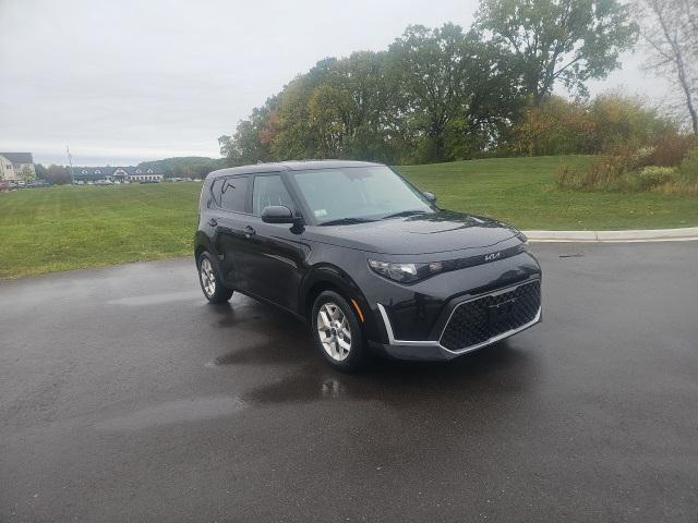 Photo of 2024 Fusion Black Kia Soul