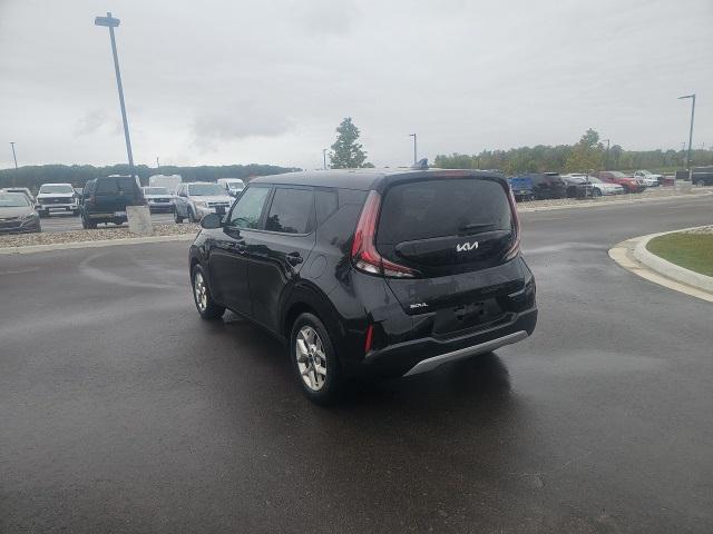 Photo of 2024 Fusion Black Kia Soul