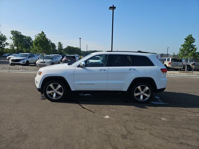 Photo of 2016 Bright White Clearcoat Jeep Grand Cherokee