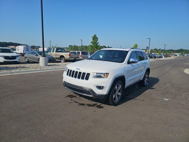 Photo of 2016 Bright White Clearcoat Jeep Grand Cherokee