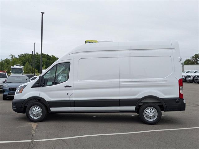 Photo of 2025 Oxford White Ford Transit-250