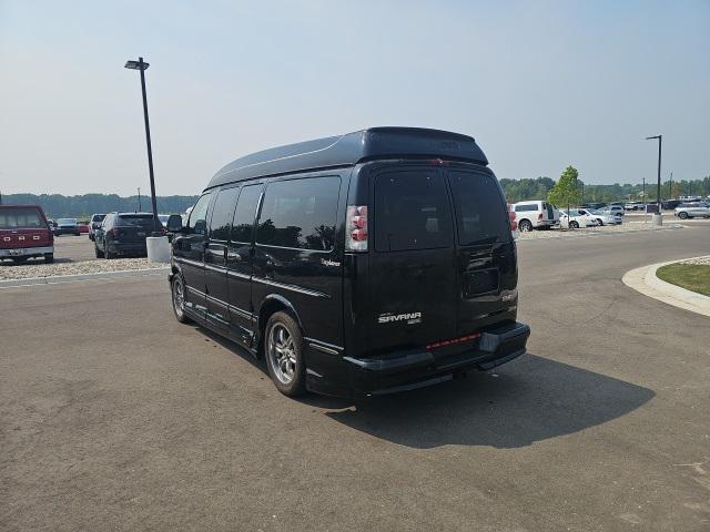 Photo of 2010 Onyx Black GMC Savana 1500