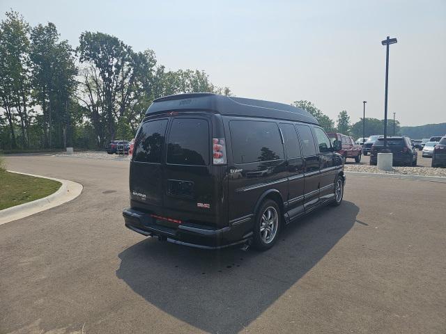 Photo of 2010 Onyx Black GMC Savana 1500