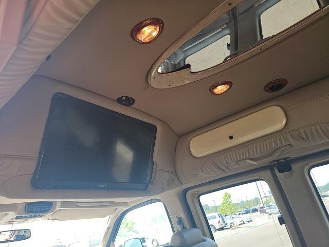 Photo of 2010 Onyx Black GMC Savana 1500