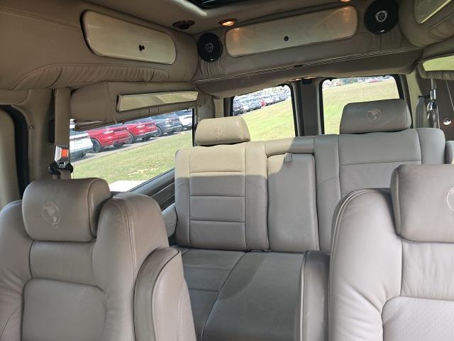 Photo of 2010 Onyx Black GMC Savana 1500