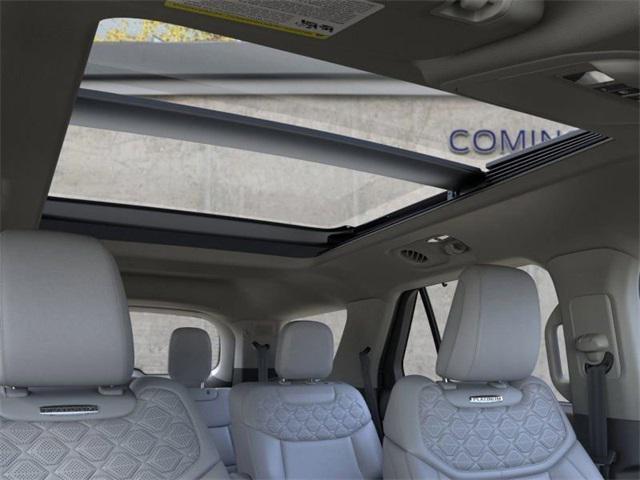 Photo of 2025 White Ford Explorer