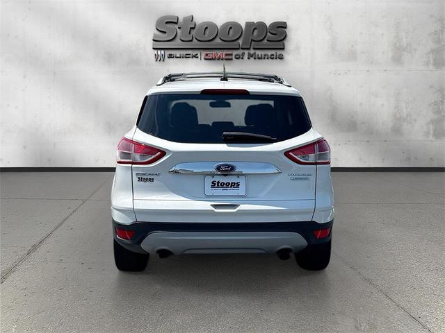 Photo of 2014 White Platinum Tricoat Ford Escape