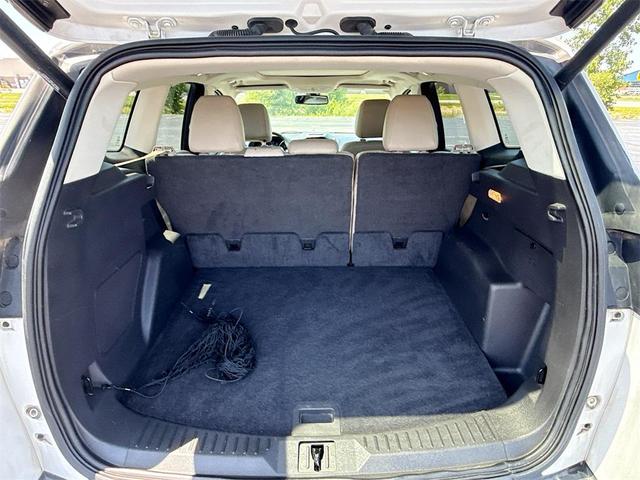 Photo of 2014 White Platinum Tricoat Ford Escape