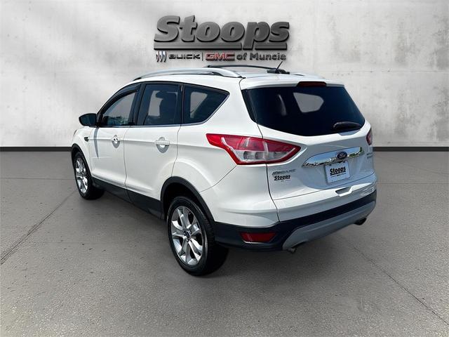 Photo of 2014 White Platinum Tricoat Ford Escape