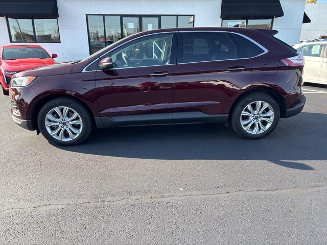 Photo of 2020 Burgundy Velvet Metallic Tinted Clearcoat Ford Edge