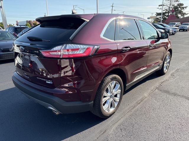 Photo of 2020 Burgundy Velvet Metallic Tinted Clearcoat Ford Edge