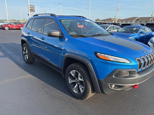 Photo of 2018 Hydro Blue Pearlcoat Jeep Cherokee