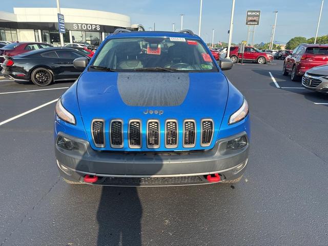 Photo of 2018 Hydro Blue Pearlcoat Jeep Cherokee