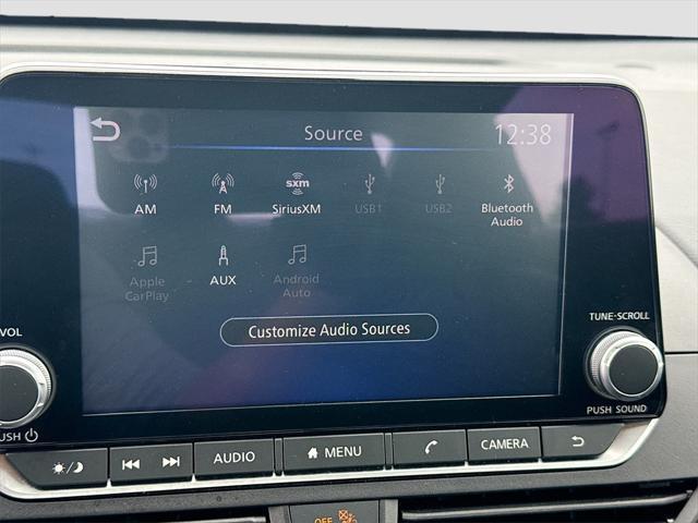 Photo of 2024 Pearl White Tricoat Nissan Altima