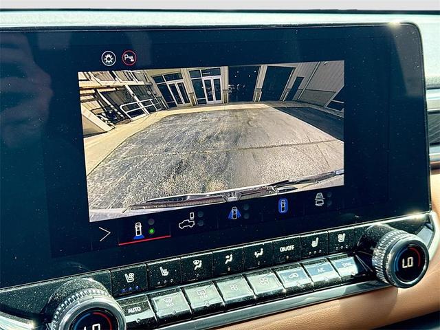 Photo of 2026 Summit White GMC Canyon