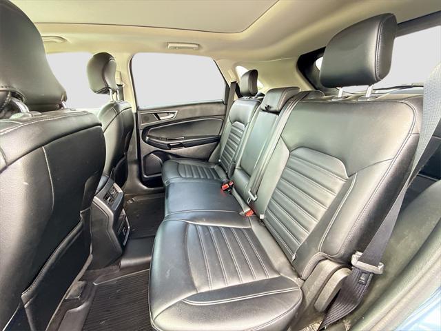 Photo of 2019 Blue Metallic Ford Edge