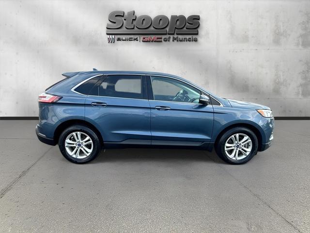 Photo of 2019 Blue Metallic Ford Edge