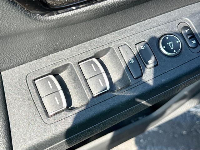 Photo of 2023 Crystal Black Pearl Honda CR-V Hybrid
