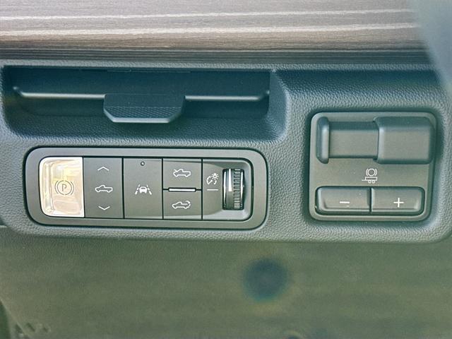 Photo of 2025 Onyx Black GMC Sierra EV